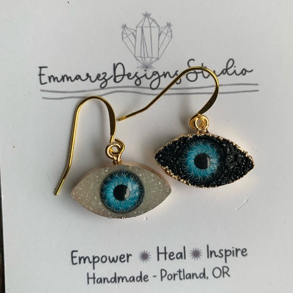🧿NWT ✨ Evil Eye Earrings Mismatched✨ ✨Hand Crafted ✨Halloween Earrings ✨🧿 - Picture 3 of 5